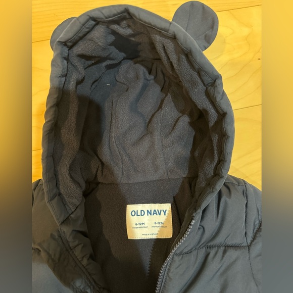 Old navy two piece snow suit, size 6-12 months - Picture 4 of 5